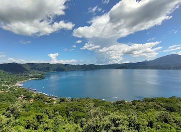 el-salvador/lake-coatepeque/restaurant/los-asaditos-de-coatepeque