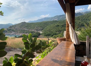 montenegro/brda/restaurant/kusta