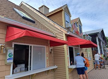 maine/saco/restaurant/red-baron-chicken