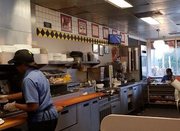 mississippi/vicksburg/restaurant/waffle-house