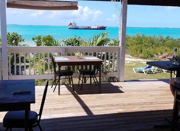 the-bahamas/harbour-island/restaurant/wild-orchids-waterfront-restaurant