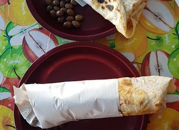 tunisia/the-matmata-mountains/restaurant/sandwish