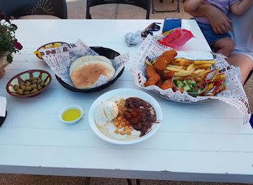 israel/hod-hasharon/restaurant/homus-bar-in-the-village