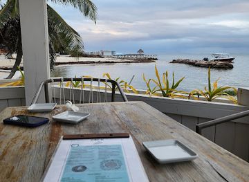 belize/glover-s-reef-atoll/restaurant/the-deck-restaurant