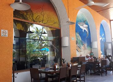 mexico/ixtapa-zihuatanejo/restaurant/restaurant-el-tiburon-de-la-costa