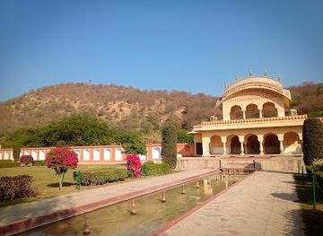 india/jaipur/jal-mahal/restaurant/shree-new-suraj-restaurant