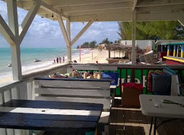 the-bahamas/lucaya/restaurant/smith-s-point-fish-fry-home