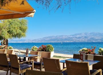 croatia/brac-island/restaurant/jure