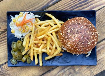 lebanon/kadisha-valley/restaurant/boustan-wroud