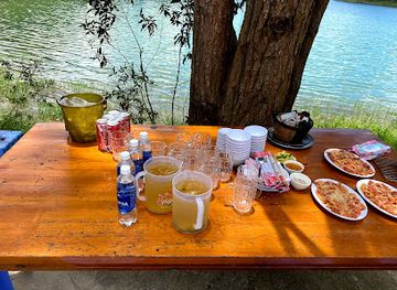 vietnam/dalat/tuyen-lam-lake/restaurant/chung-hoa-quan