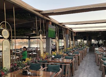 egypt/cairo/giza/restaurant/the-roof