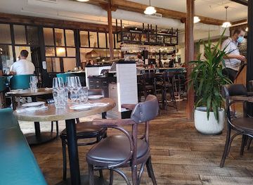 canada/quebec-city/restaurant/louise-taverne-bar-a-vin