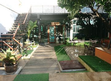 thailand/udon-thani/restaurant/the-irish-clock-irish-pub