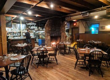 maine/portland/restaurant/boone-s-fish-house-oyster-room