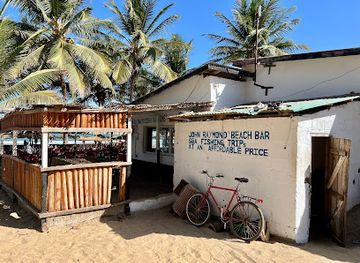 the-gambia/tendaba-camp/restaurant/john-raymond-s-beach-bar-and-restaurant