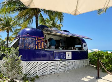 the-bahamas/andros-town/restaurant/streetbird