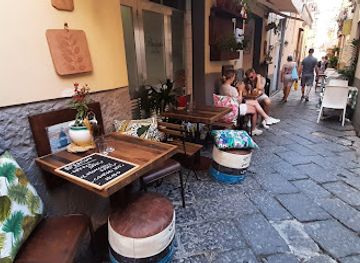 italy/sorrento/restaurant/piennolo-land-food