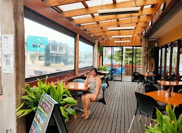 australia/great-ocean-road/restaurant/12-rocks-beach-bar-cafe