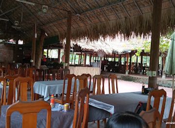 vietnam/north-central-coast/restaurant/dark-cave-restaurant