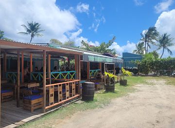 saint-lucia/gros-islet-quarter/restaurant/the-thirsty-parrot