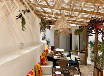 tanzania/stone-town/darajani-market/restaurant/sharazad-the-door-restaurant-cafe