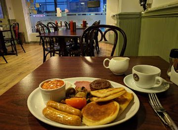 united-kingdom/belfast/queens-quarter/restaurant/philly-pump-the-allotment