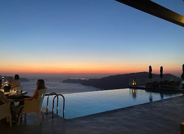 greece/santorini/restaurant/fly-away-creative-restaurant-bar