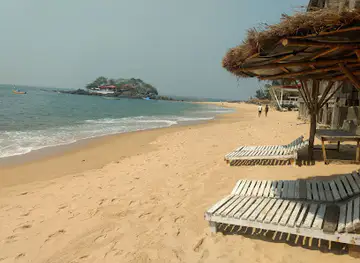 Paul's Beach Bar & Restaurant
