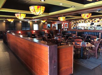 iowa/dubuque/restaurant/houlihan-s