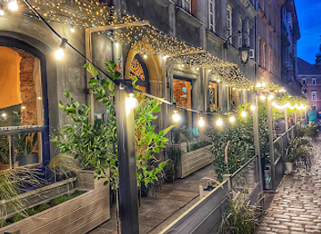 poland/warsaw/restaurant/karmnik