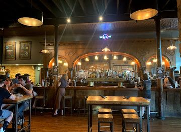 montana/missoula/restaurant/top-hat