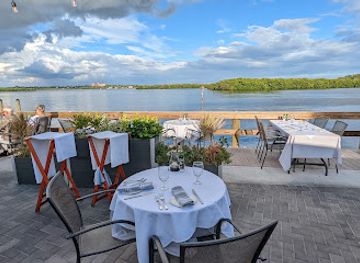 florida/sarasota-beaches/restaurant/ophelia-s-on-the-bay
