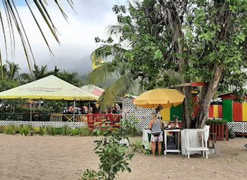 saint-kitts-and-nevis/saint-john-figtree-parish/restaurant/taste-of-fari