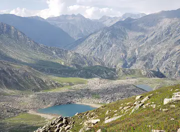 Daral Lake