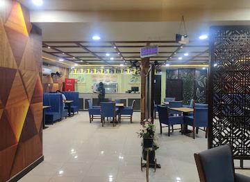 pakistan/cholistan-desert/restaurant/cheeziness