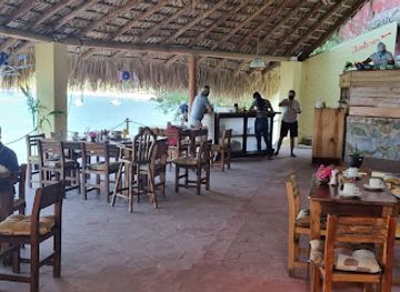 mexico/costa-grande/restaurant/restaurante-el-viejo-en-el-capricho-del-rey