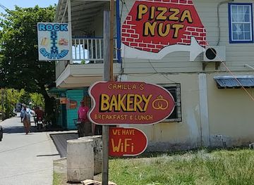 honduras/utila/restaurant/pizza-nut