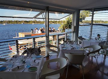 australia/noosa/restaurant/rickys-river-bar-restaurant