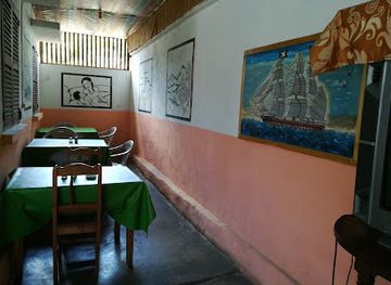 madagascar/ifaty/restaurant/flamboyant