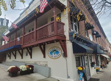 massachusetts/berkshires/restaurant/salmon-run-fish-house