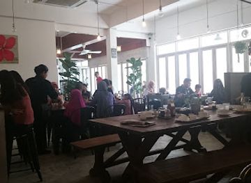 brunei/kampong-ayer/restaurant/country-patch-cafe