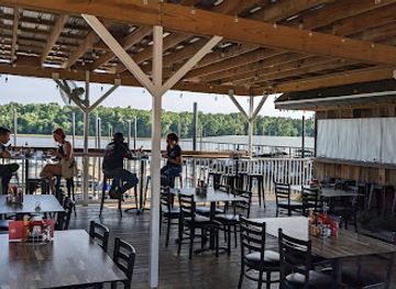 illinois/great-river-road/restaurant/grafton-oyster-bar