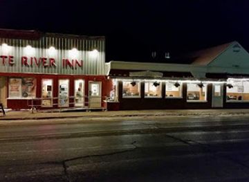 michigan/sleeping-bear-dunes-national-lakeshore/restaurant/platte-river-inn
