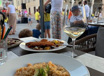 croatia/pula/restaurant/salon-1875