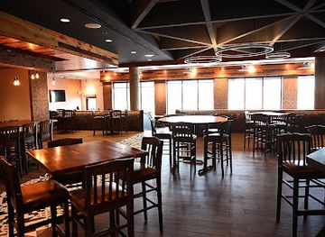 minnesota/duluth/restaurant/silos-restaurant-at-pier-b