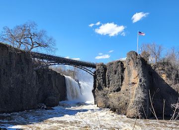 new-jersey/paterson-great-falls-national-historical-park/restaurant/paterson-great-falls-nhp-parking-lot