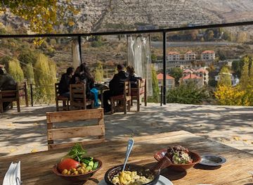 lebanon/horsh-ehden/restaurant/tchrine