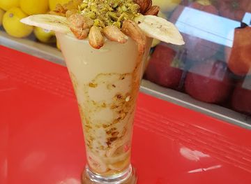 jordan/irbid/restaurant/cocktail-and-fruit-salad-tirawi