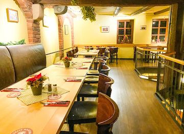 germany/nuremberg/altstadt/restaurant/hausbrauerei-altstadthof-rotbierstuberl-brauerei-und-whiskydestillerie