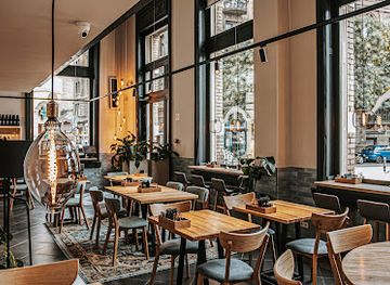 hungary/budapest/restaurant/oinos-restaurant-winebar-brunch